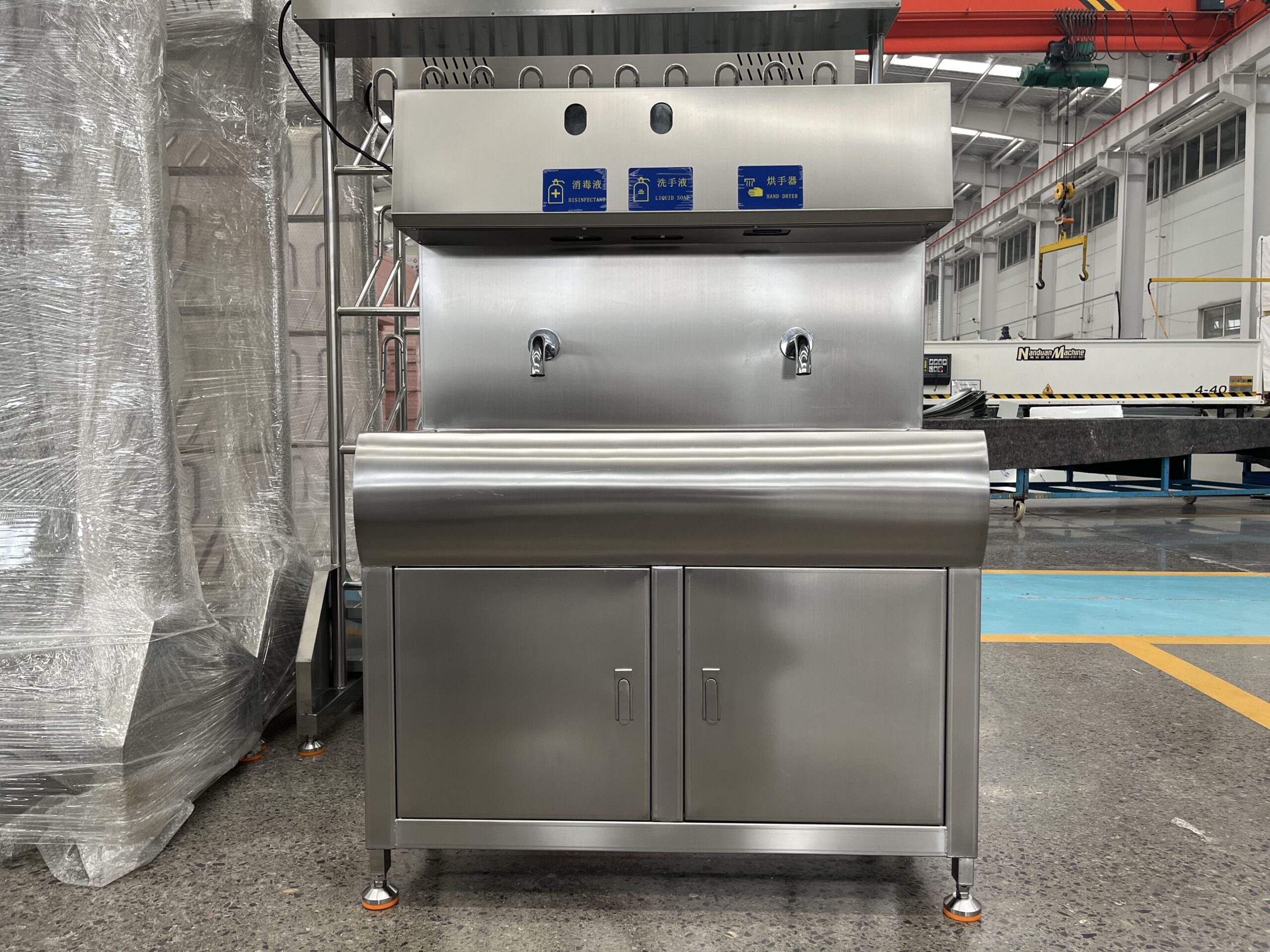 Stainless steel hand washing station structure in the Longreat workshop